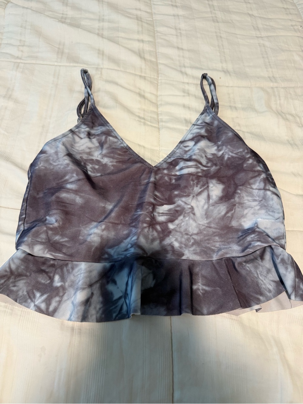 Kortni Jeane Gray & White Tie-Dye V-Neck Ruffle Bathing Suit Top